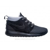 Nike Roshe run Sneakerboot noir Nike Roshe Requin Foot Locker
