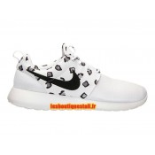Nike Flyknit Roshe run Rose-Noir Nike Roshe Run Enfant Nouveau Crampon