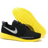 Nike Roshe Run pour Homme Noir Jaune Argent Nike Roshe Run Requin Foot Locker