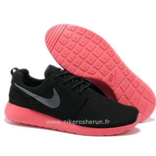 Nike Roshe Run Mid Chaussure pour Femme Noir Nike Roshe Run Noir Chaussure Montante